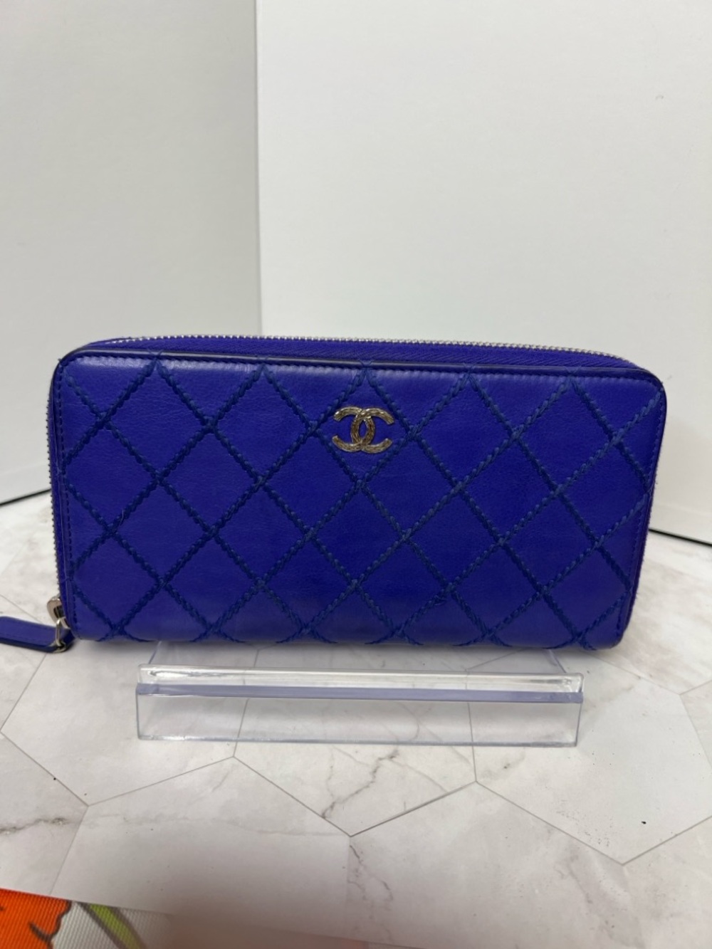 CHANEL Quilted Zip Wallet in Deep Blue with Gold CC